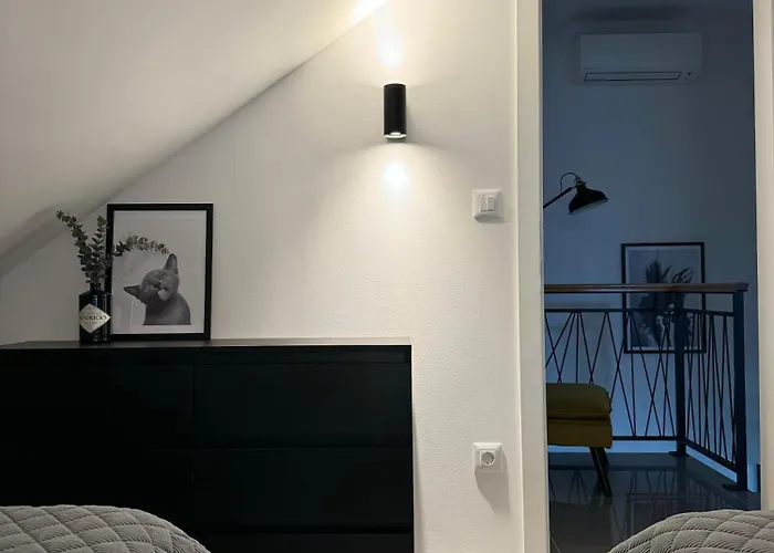 Rojena Valo Lejlighed *